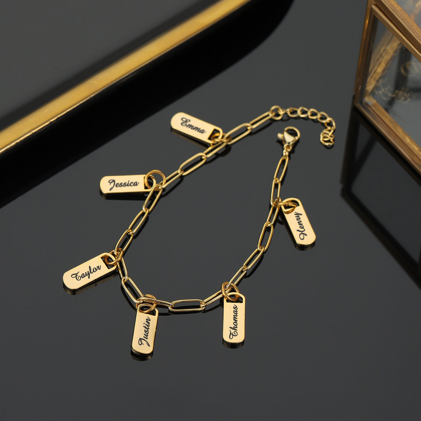 Engraved link bracelet up to 5 names