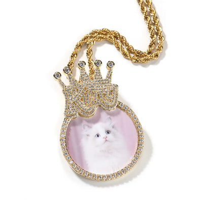 King photo pendent