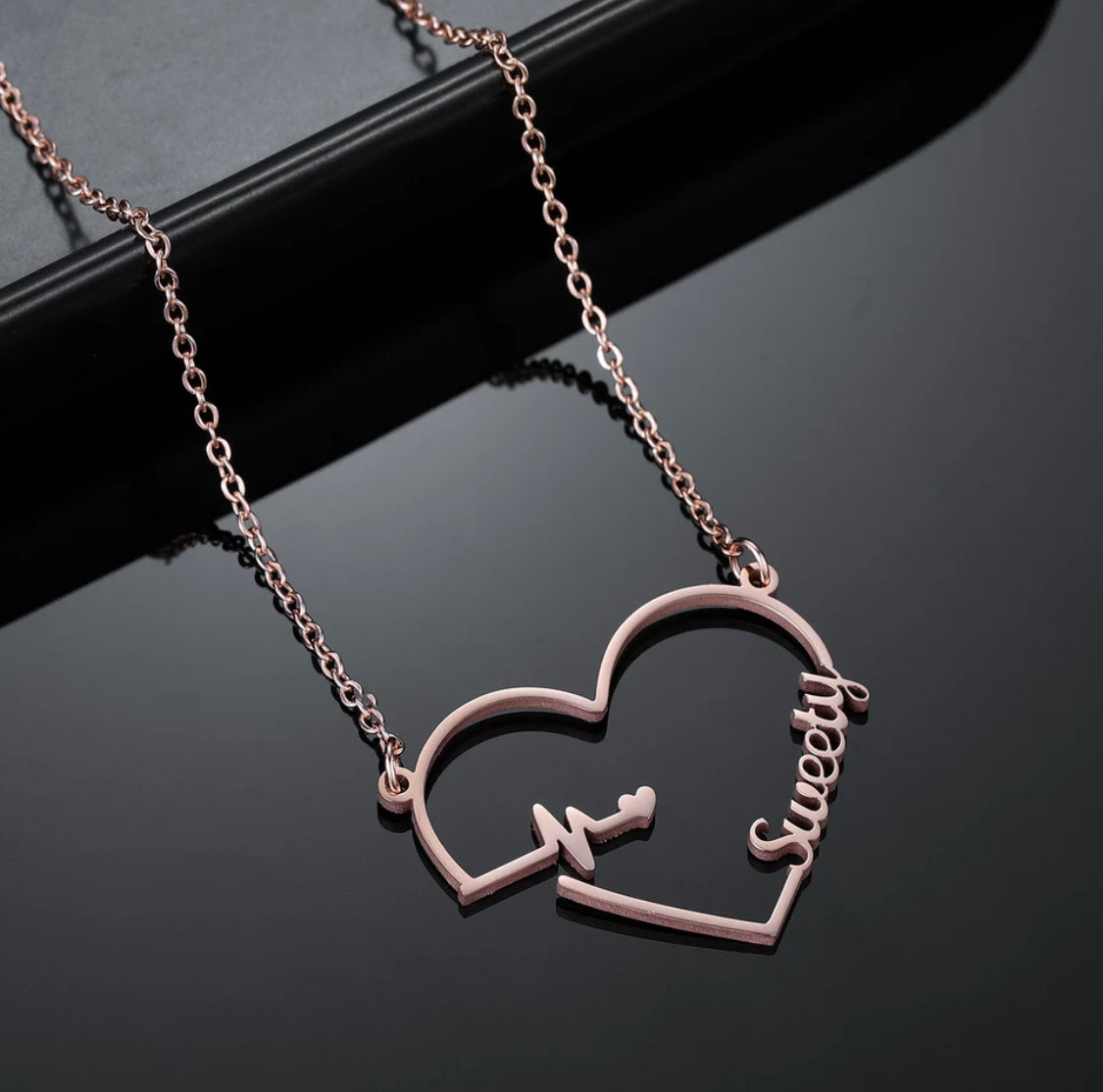 The heartbeat name necklace