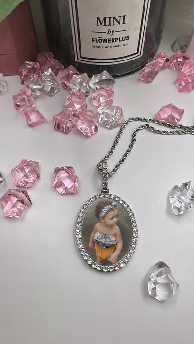 Oval diamond photo pendent