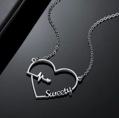 The heartbeat name necklace