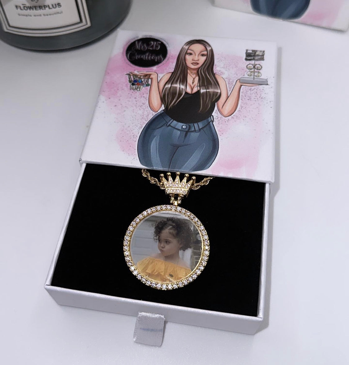 The Crown Bail Photo Pendant