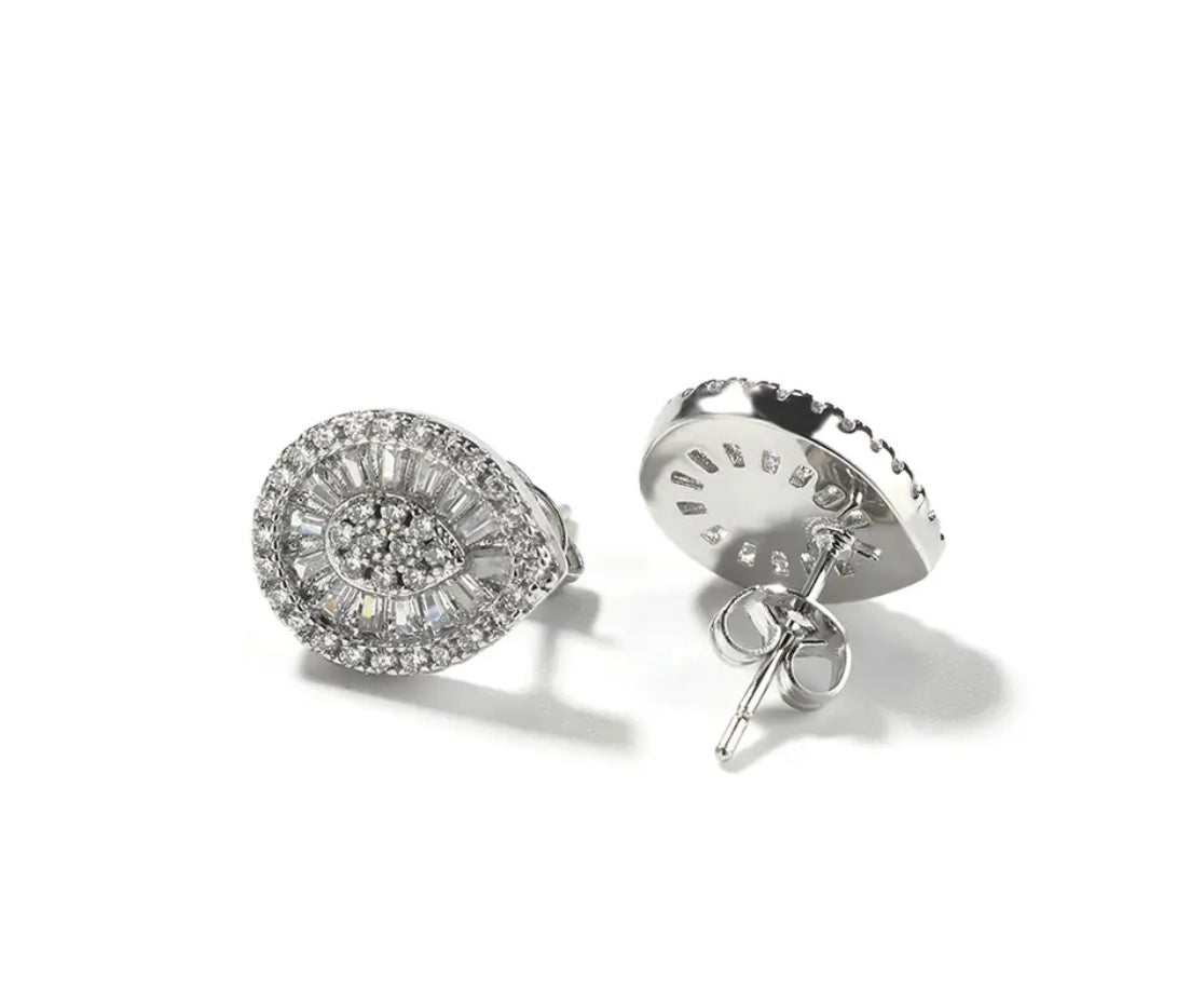 The teardrop stud earrings